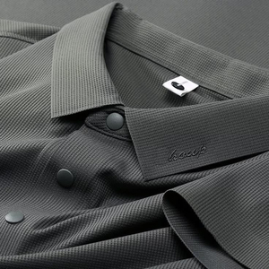 OEM hombres de manga corta para Polo elegante casual Camisa de algodón de punto de negocios bordado nuevo diseño de solapa de color de moda - Product Image 1