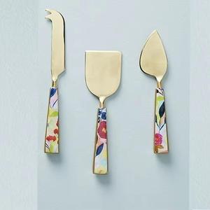 Ensemble de couteaux à fromage en acier inoxydable de bonne qualité fabriqués à la main avec manche en marbre et en bois pour servir du fromage au petit-déjeuner - Product Image 1