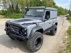 Voitures d'occasion neuves avec boîte de vitesses manuelle Intérieur en cuir foncé FWD Drive R20 Taille des pneus - Product Image 2