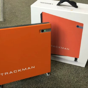 Simulador de golf TrackMan 4 de doble radar, versión premium, completamente nuevo y original. - Product Image 2