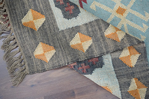 Timeless Tradition Kilim Handwoven Wool Rug Modern Exquisite Designs Plush Pile Unbeatable Wholesale Home Enhancement Prices - Product Image 2