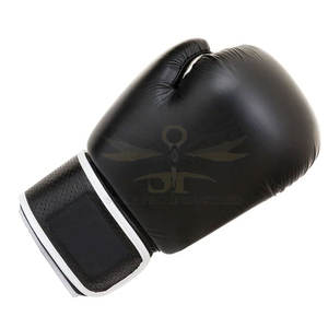 Guantes de boxeo personalizables duraderos de cuero negro y dorado con logotipo personalizado para artes marciales - Product Image 2