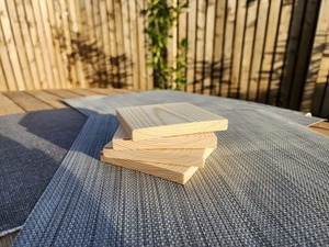 Posavasos de madera elegante al por mayor posavasos de madera hechos a mano con logotipo personalizable para restaurante y bar - Product Image 5