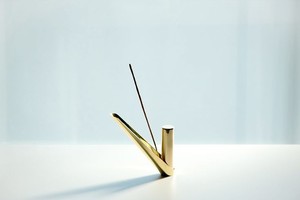 Good Selling Brass Dhoop Holder With Wooden Handle Indian Traditional Dhoop <b>Cones</b> or Resin <b>Incense</b> <b>Incense</b> Stick Brass Agardan - Product Image 4