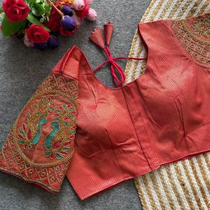 Premium Collection Banarasi Jecquard Soie Avec Travail À La Main Et Fil Travail Blouse Fabricant Et Fournisseur De Surat - Product Image 3