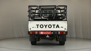 Toyota Land Cruiser 79 4.5D 4x4 Diesel Automatique 6 Places Cuir Caméra Arrière Euro III Emission 8L d'occasion 2024 - Product Image 6