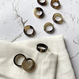 Anillo de Cuerno de Búfalo Pulido, Joyería para Fiestas, Bodas y Aniversarios, Color Natural, Gran Venta - Product Image 1