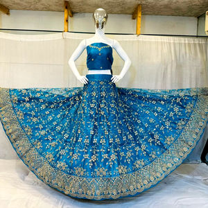 Tela de Red Bordada con Pedrería de Espejo Estilo Shisha, Diseño Étnico Moderno, Semi-Entallada, Modelo Bridal Zarna 16 Kali Heavy Jarkan Stone - Product Image 1