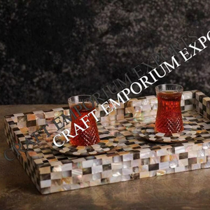 Bandeja de chipset alternativa de nácar natural con posavasos negro Rosa moderno elegante decorativo para el hogar de Craft Emporium India - Product Image 1