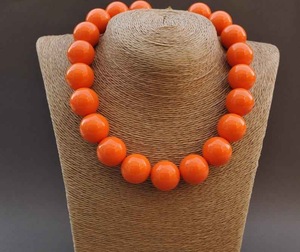 Collier en résine, accessoire de bijouterie audacieux et accrocheur pour les amateurs de mode moderne, haute qualité - Product Image 5