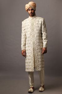 Sherwani de style indo-pakistanais pour costume de marié avec de belles broderies pour fête/mariage, vente en gros de sherwani pour hommes, meilleur prix pour sherwani - Product Image 4
