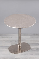 Table d'appoint industrielle en métal fini antique argenté minimaliste Table basse à base ovale modèle de moulage de meubles d'extérieur