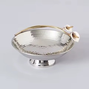 Elegante tazón para servir de acero inoxidable con diseño moderno para servir comida y sopa. - Product Image 5