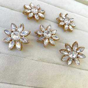 Anneaux à motif de fleurs oxydées en argent cristaux réglables travail anneaux en laiton Kundan pour femmes et pour mariage, occasion de tenue de fête - Product Image 2