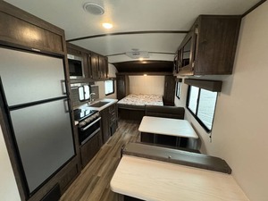 Vendedor Verificado de RV Usado 2022 R-i-v-e-r-si-d-e Intrepid 211 - Product Image 3