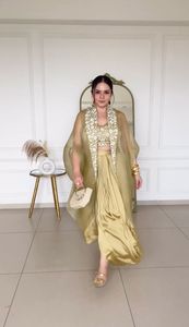 Sari Lehenga de primera calidad listo para usar, la tradición sin costuras se encuentra con el comercio minorista moderno para mercados boutique al por mayor - Product Image 3