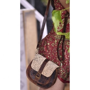 Bolso bandolera de cuero reciclado de gran oferta, bolso de cuero con patrón occidental con estampado de animales coloridos, bolso multicolor para mujer multiuso - Product Image 2
