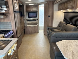 Vendeur vérifié pour un E-n-t-e-g-r-a C-o-a-c-h O-d-y-s-s-e-y 25R d'occasion de 2021 prêt pour le voyage - Product Image 4