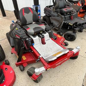 Achetez des tondeuses à gazon de qualité supérieure de la série Toro TimeCutter Zero-Turn pour un entretien de pelouse sans effort, livraison rapide disponible dès aujourd'hui - Product Image 2