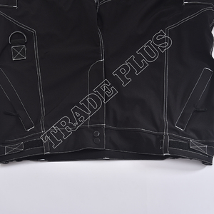Pantalon de neige noir haute performance avec coutures contrastées blanches Multi-poches cargo Boucles de ceinture Braguette avant et poignets Cinch - Product Image 3