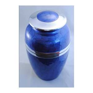 Urnes de crémation en laiton de haute qualité les plus vendues Accessoires d'exportateur indien fabriqués à la main pour les funérailles humaines et animales pour bébés - Product Image 2