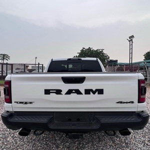 El más vendido: Ram 1500 TRX Big Horn 4x4 de 4 puertas y cabina extendida con caja de 5.6 pies, modelo 2024 - Product Image 2