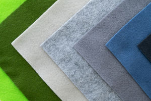 Tela de fieltro de poliéster PET a precio de fábrica, fieltro de poliéster no tejido perforado con aguja - Product Image 2