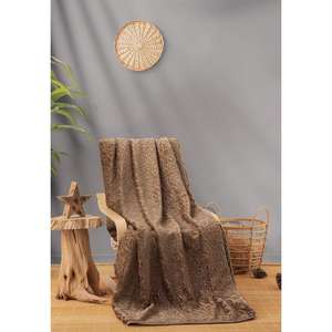 Cappuccino Cotton Box Relieve Manta doble Producto cómodo y elegante - Product Image 1