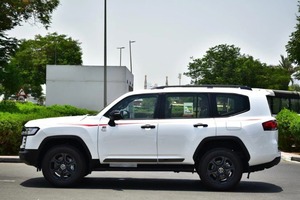 LandCruiser GR-Sport 3.5T Hybride À VENDRE - Product Image 4