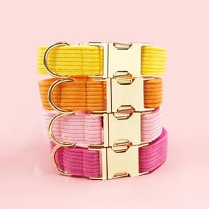 Collier de chien lumineux de luxe en velours réglable de plusieurs couleurs personnalisé violet pour chiens - Product Image 1