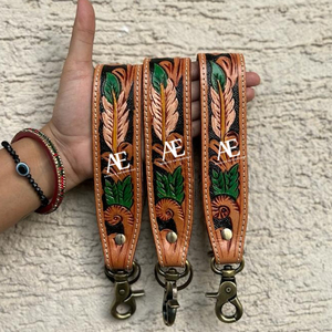 Nueva Llegada Mano Tooled Cuero Muñequera Llaveros En Relieve Estampado Floral Cuero Llaveros Tooled Accesorios de cuero Correas para llaves - Product Image 1