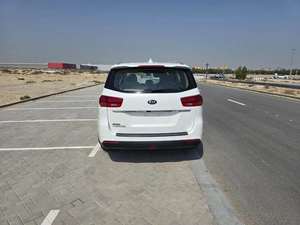 Carnivalls G D I L 3.5L 2023 Usado en Perfectas Condiciones, Listo para Enviar - Product Image 2