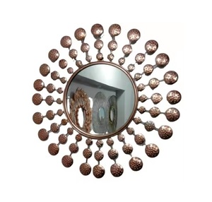 Diseño Floral Metal Flor Baño Decoración Espejo plateado con marco Montado en la pared Marco de metal Espejo decorativo para sala de estar - Product Image 3