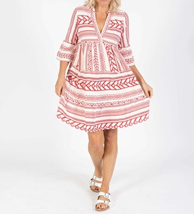 Robe d'été bohème en coton à col en V, coupe trapèze, imprimé géométrique, à volants, ample et décontractée, mi-mollet, pour adultes, manches mi-longues avec poignets à volants - Product Image 4