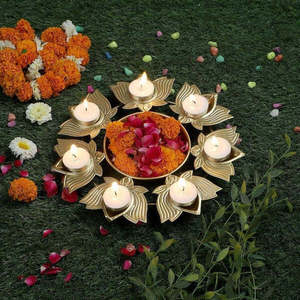 Cuenco Urli colgante Mejora tu decoración con la tradicional artesanía india Flor flotante Urli colgante - Product Image 1
