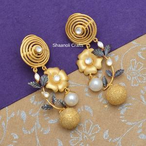 มาใหม่ต่างหูชุบทอง kundan เครื่องประดับทองเหลืองผสมแบบตะวันตกพร้อมเพชรมุกสำหรับงานแต่งงานของขวัญงานปาร์ตี้งานหมั้น - Product Image 2