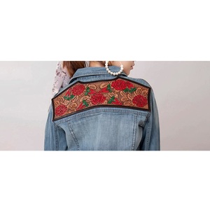 Vente chaude Tailles Personnalisées Flanelle Denim Chemise avec Tissé Vintage Floral Rouge Rose Piment En Cuir Outillé Retour Patch ODM Fourniture - Product Image 2