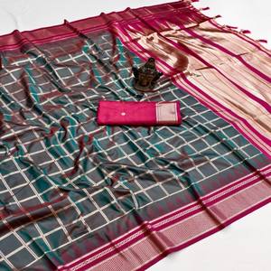 ผ้าไหมบาแนรัสแท้ VASTRA COTTAGE พร้อมลายปักด้วยด้ายซารีทั่วผืน ดีไซน์หรูหราด้วยพัลลูที่สวยงาม และเสื้อทอผ้าไหมแบบตัดสี - Product Image 3