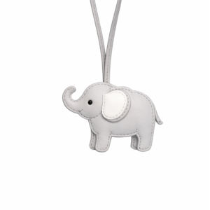 Amuleto Creativo de Cuero con Forma de Animal para Bolsos Modernos - Product Image 4