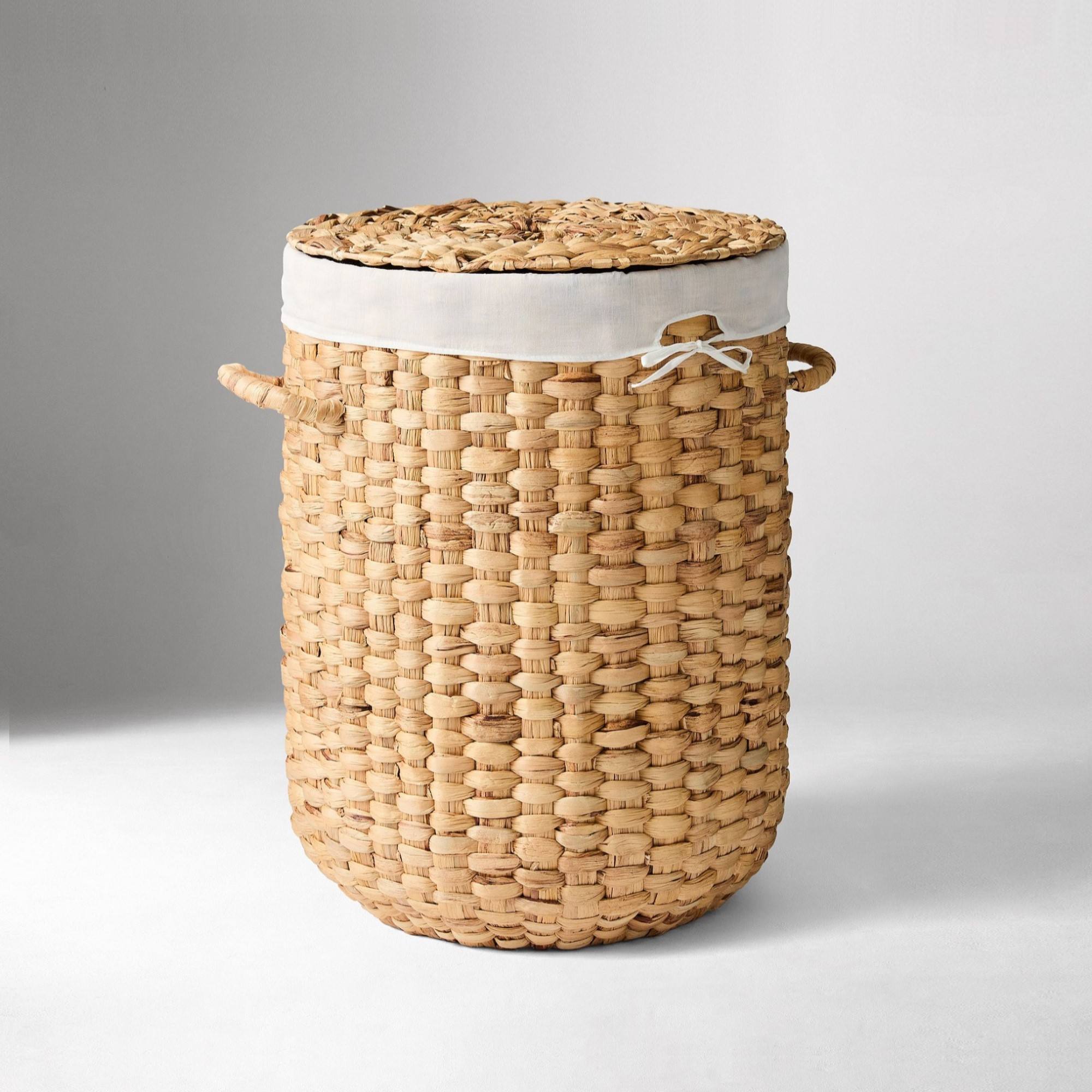 โดยธรรมชาติ