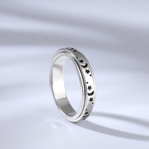 แหวนผู้หญิงเงินสเตอร์ลิงหมุนได้รูปดาวและพระจันทร์ชุบทองเจลิยา - Product Image 4