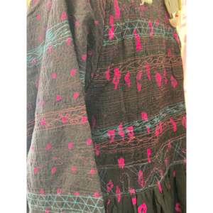 FOLKLORE 147 Plus Veste pour femme en laine et soie, motif Bandhani, coupe oversize XL, printemps-été, coton et polyester - Product Image 3