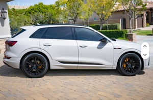 Audi E-TRON QUATTRO CHRONOS EDITION 2022 d'occasion, conduite à gauche/droite - Product Image 5
