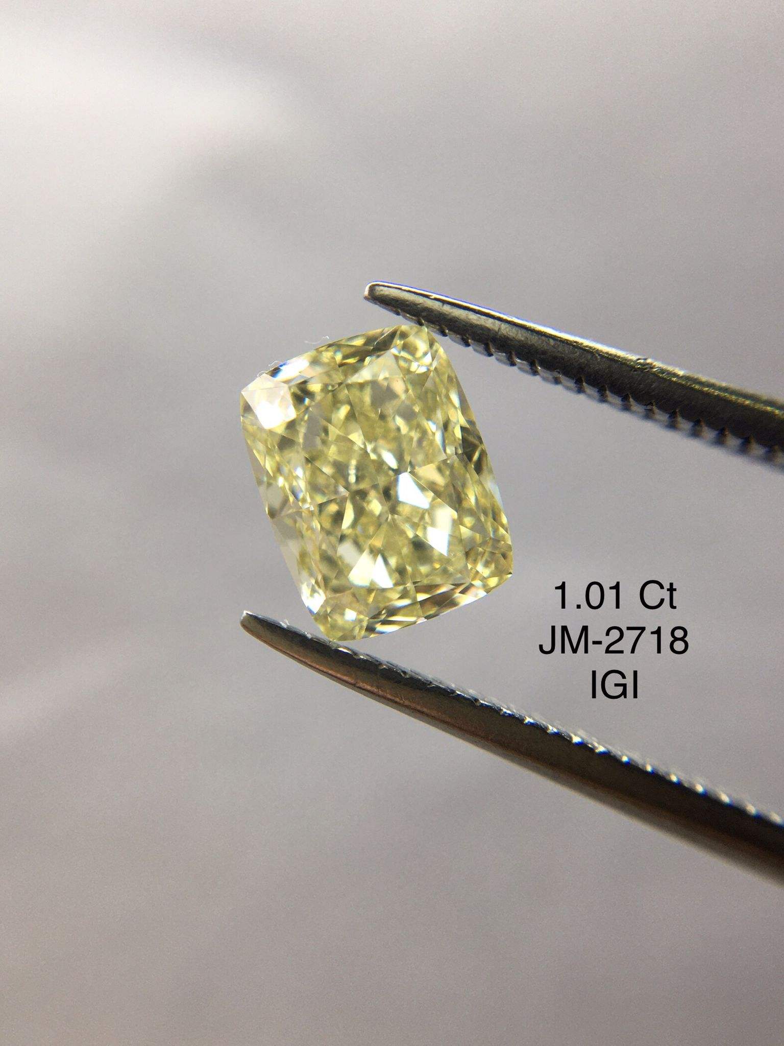 สีเหลือง