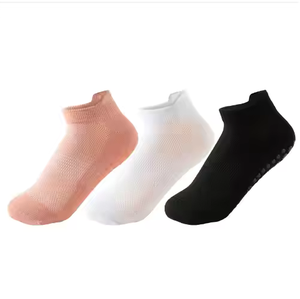 Venta al por mayor Pilates Yoga Calcetines antideslizantes Cómodos calcetines transpirables mujeres deportes calcetines de agarre - Product Image 5