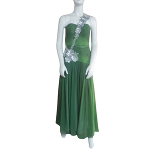 ชุดราตรีสั่งตัดได้ ซักได้ ลายมัดย้อมไล่สี ทรงเอไลน์ยาวกรอมพื้น ประดับลูกปัดธรรมชาติ โลโก้ด้านหลัง จับจีบด้านหลัง - Product Image 1