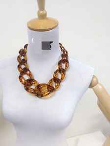 Collar de resina para mujeres y niñas, joyería clásica de moda con cadenas de perlas, directo de la India - Product Image 3