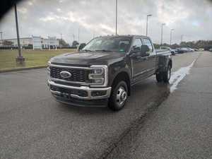 Ford F-350 Super Duty Lariat Crew AWD 2024 Usado en Excelentes Condiciones, Sin Accidentes, Volante a la Izquierda/Derecha - Product Image 4