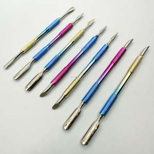 Empujador de Cutículas Profesional de Acero Inoxidable de Doble Cabeza Reutilizable, Limpiador de Uñas de Doble Color, Removedor de Piel Muerta para Manicura y Pedicura - Product Image 2