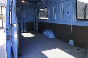 PRISTINE CLEAN 2024 Merce-dess-Benz eSprinter 2500 - Product Image 6